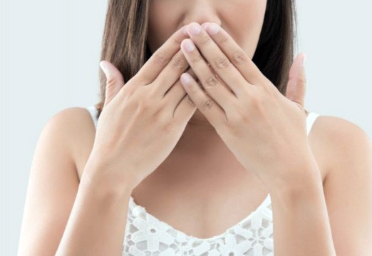 8 природных средств от неприятного запаха изо рта